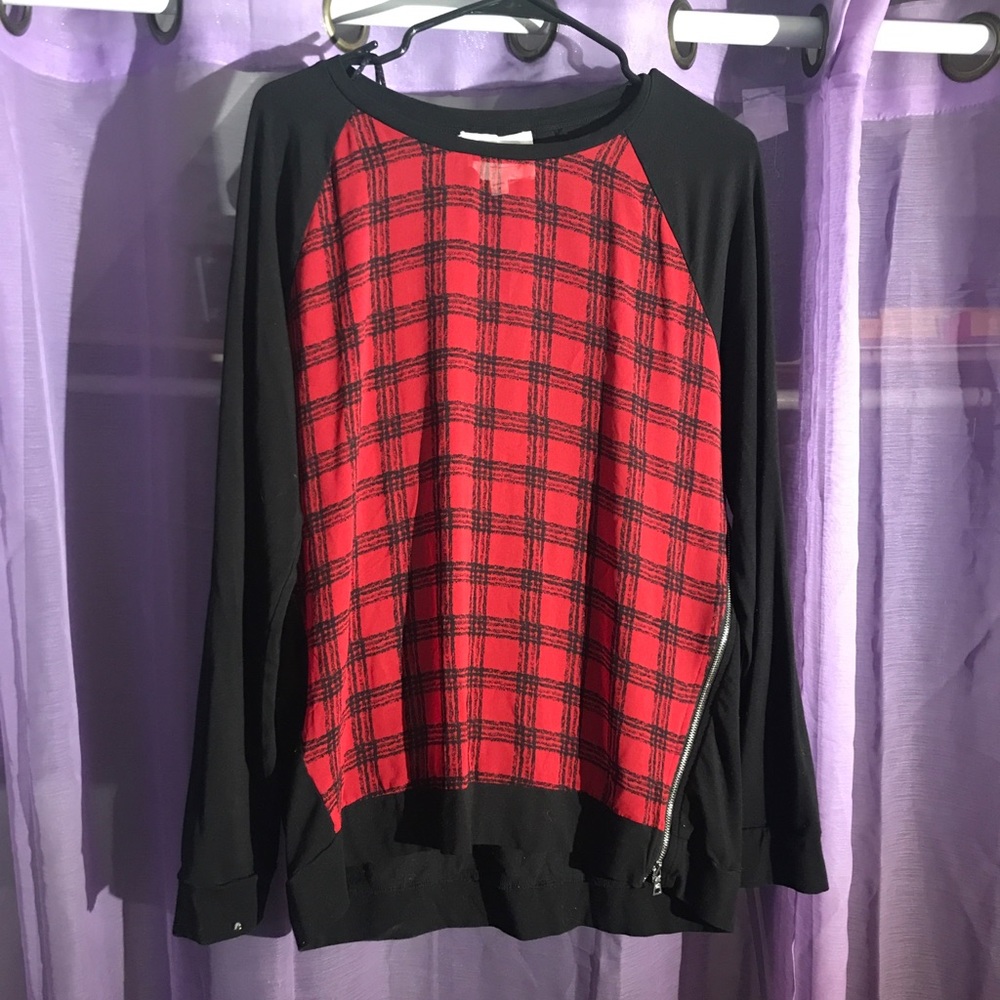 Two by Vince Camuto top